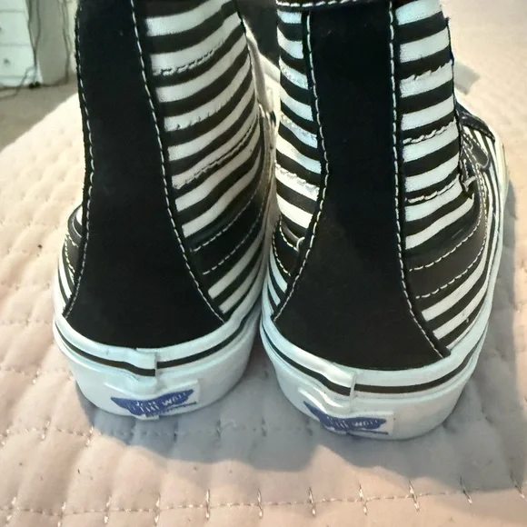 Vans Black and White Striped Sneakers - Picture 3 of 5